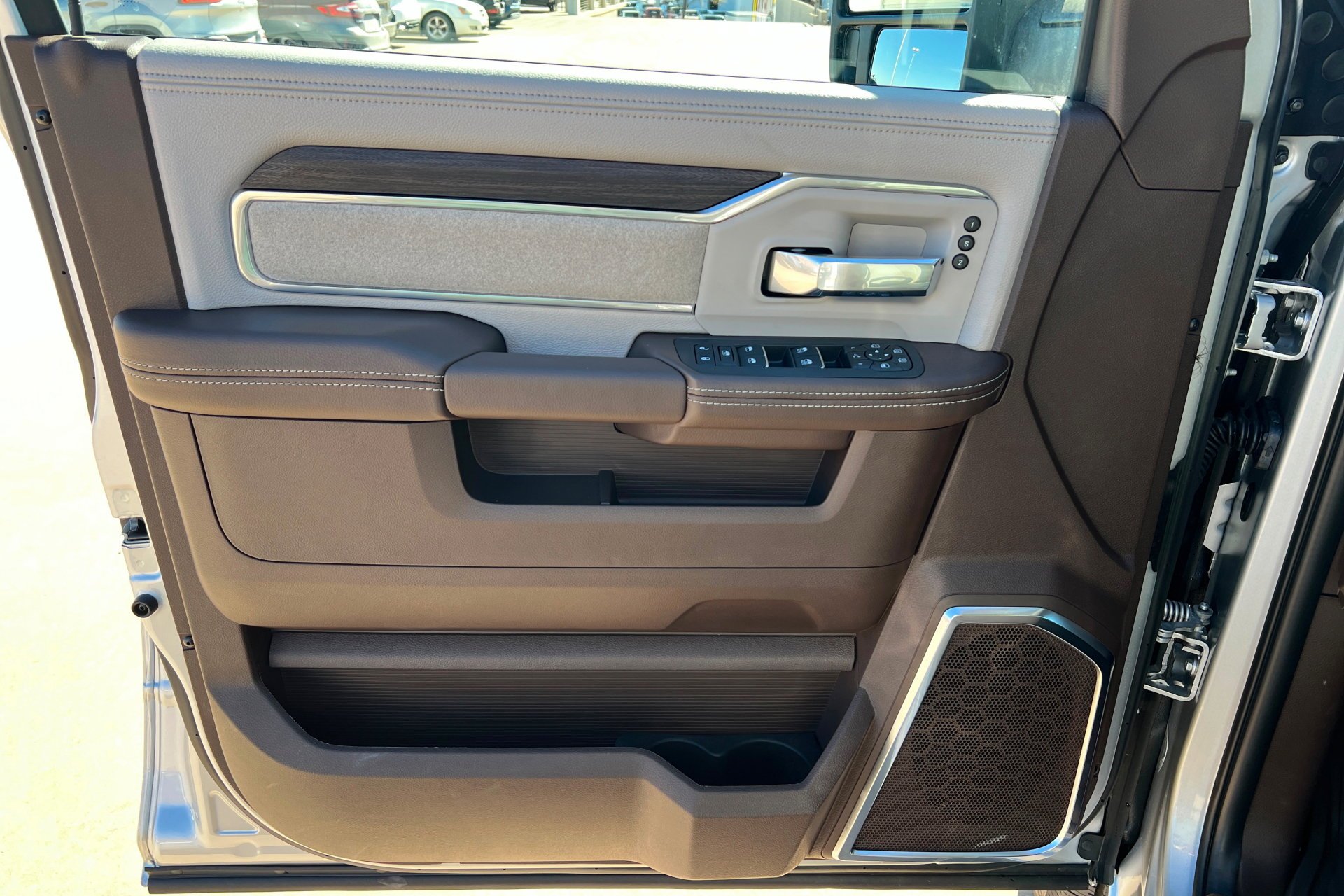 New 2026 Silver-Zynith Exterior Paint RAM Laramie image 15