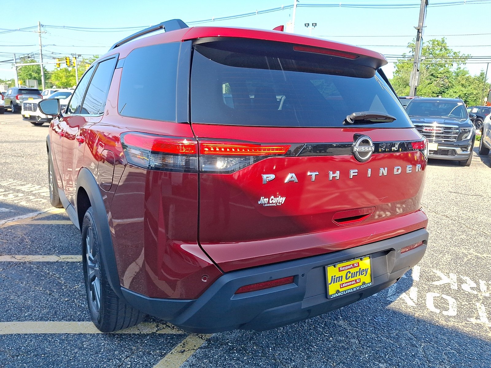 2025 Nissan Pathfinder SV - Photo 8
