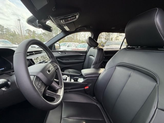 New 2026 Diamond Black Crystal Pearl-Coat Exterior Paint Jeep Limited image 9