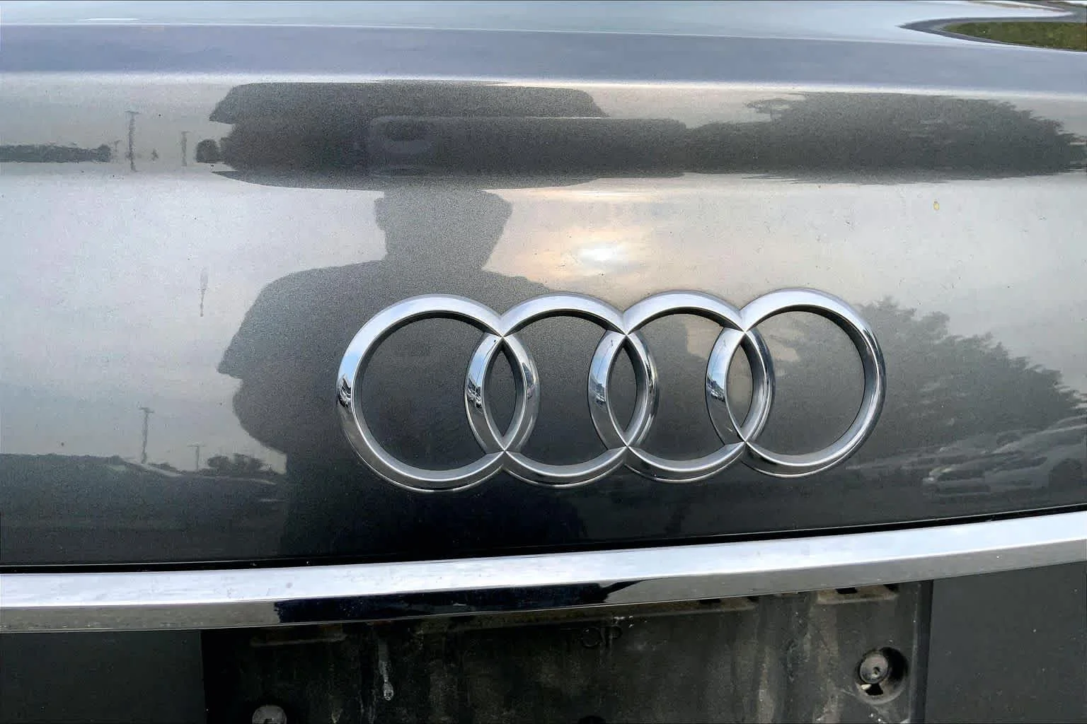 Used 2019 Daytona Gray Pearl Effect Audi Premium Plus image 10