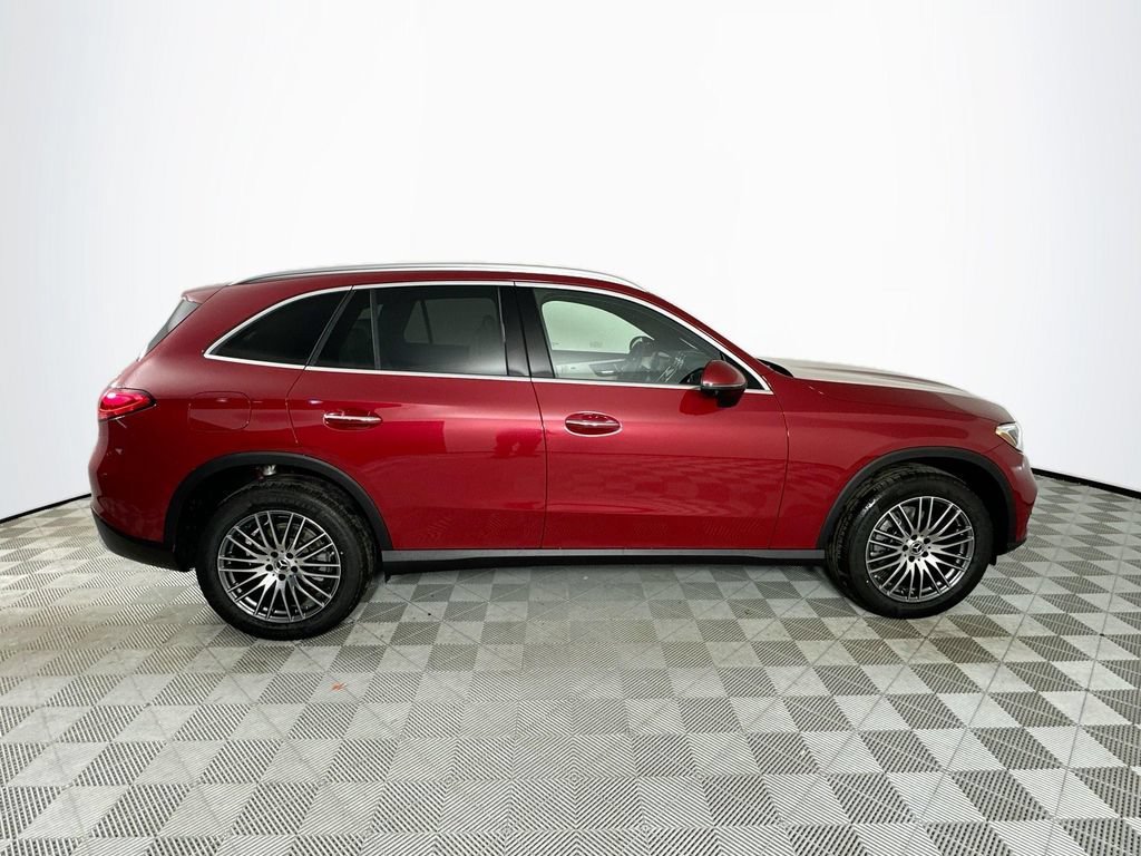 New 2026 MANUFAKTUR Patagonia Red Metallic Mercedes-Benz GLC 300 image 42