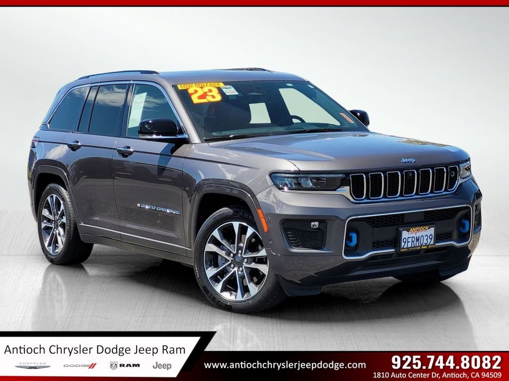 Used 2023 Gray Jeep Overland 4xe image 1