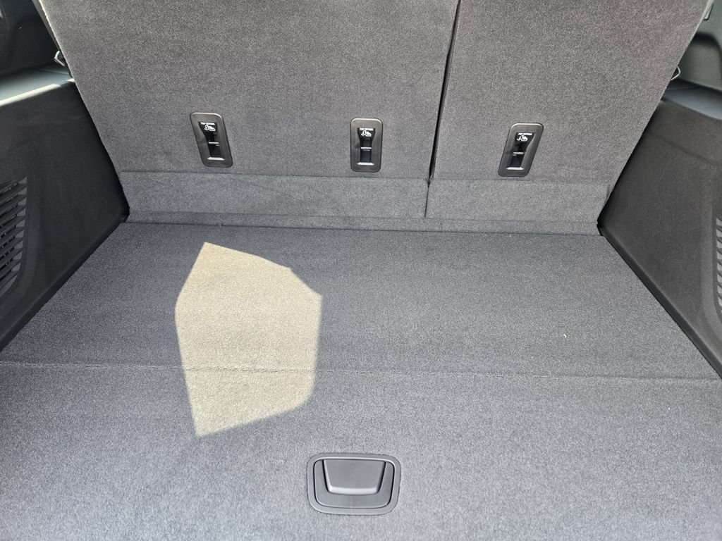 2026 Chevrolet Suburban RST - Photo 23