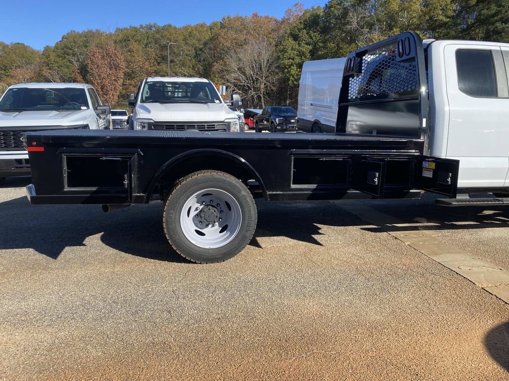 New 2026 Oxford White Ford F-450® XL image 3