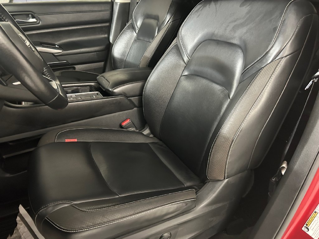 Used 2023 Red Nissan SL image 8