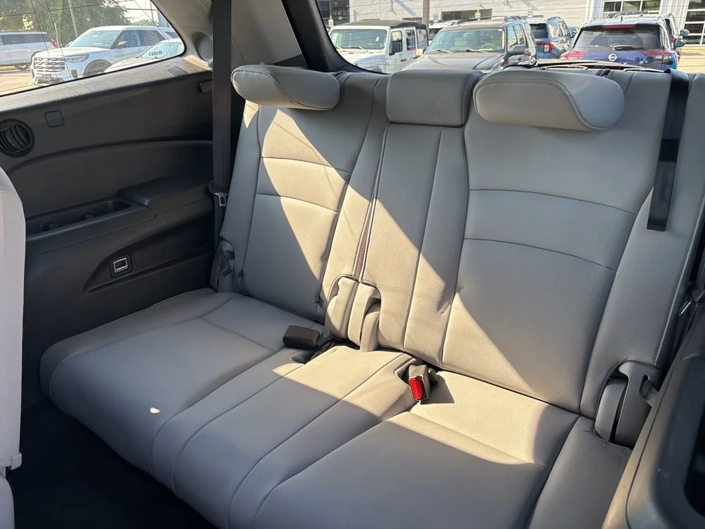 Used 2017  Honda Touring image 27