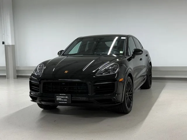 2023 Porsche Cayenne GTS's photo