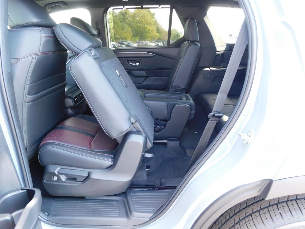 New 2026 Sonic Gray Pearl Honda Black Edition image 36