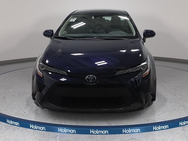 Certified Used 2020  Toyota LE image 2