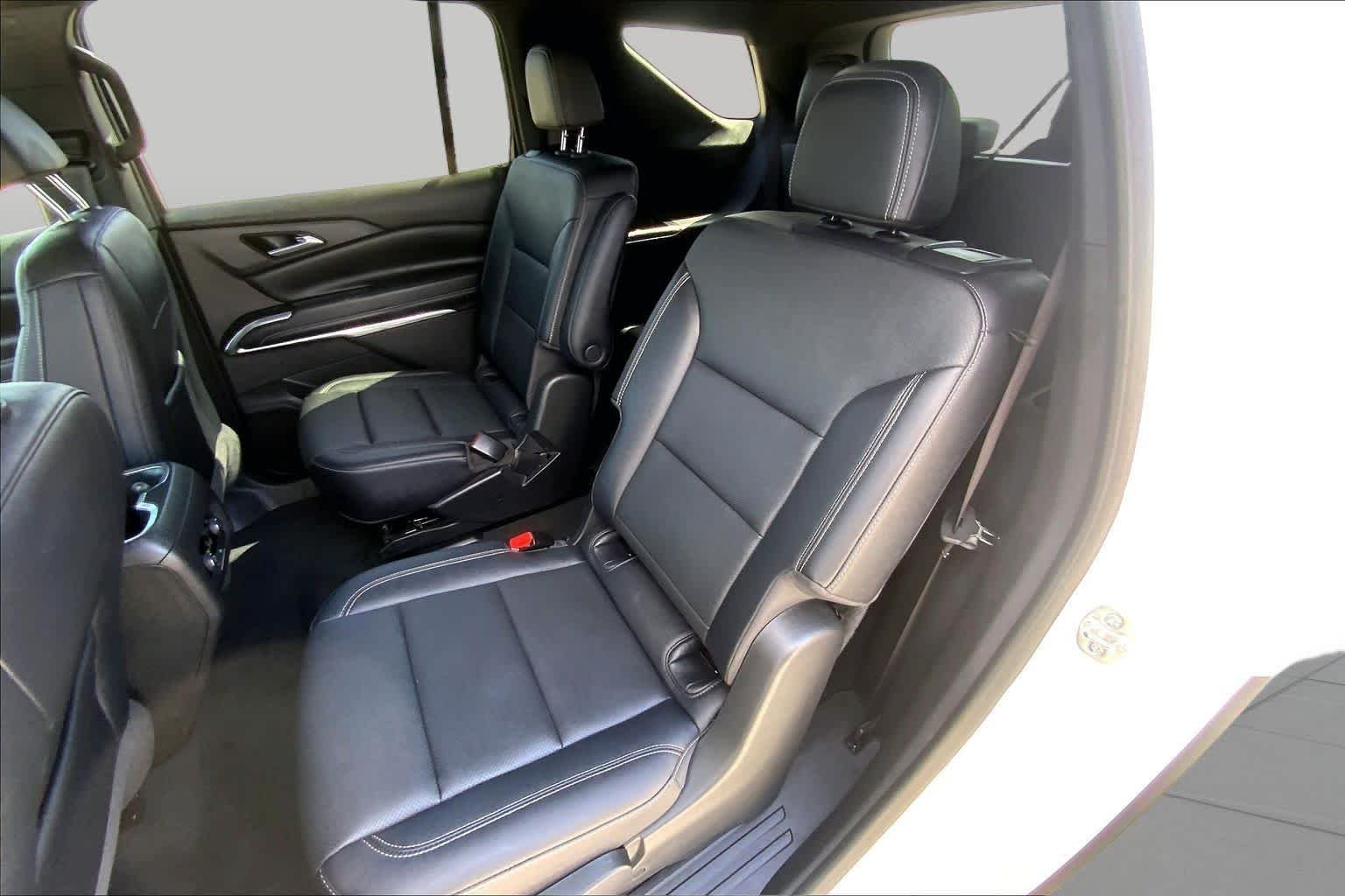Used 2025 Summit White Chevrolet FWD LT image 20