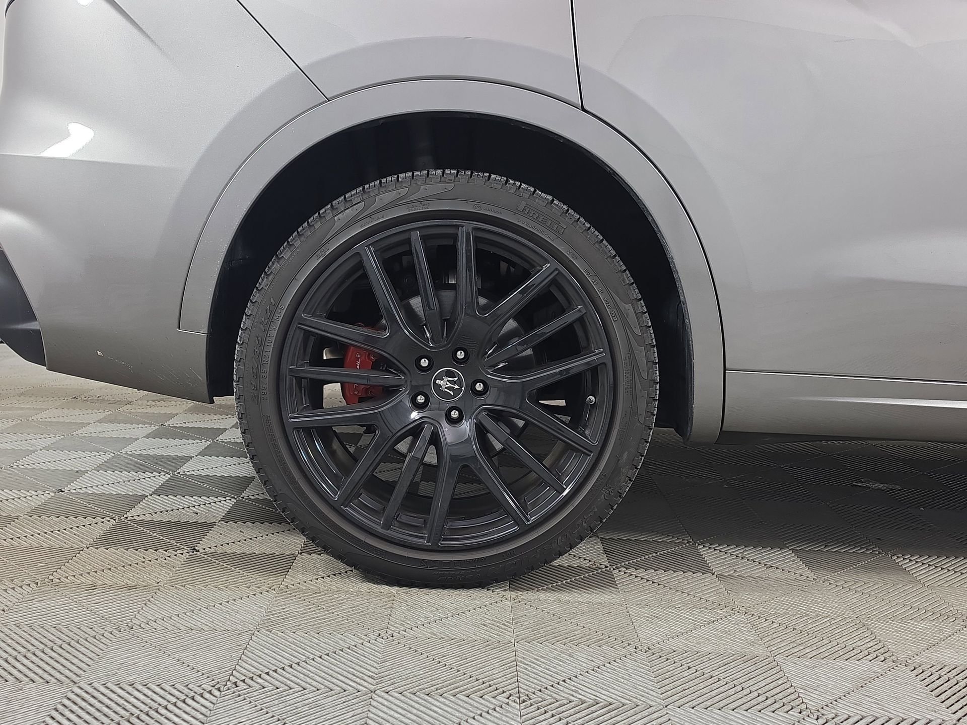 Used 2022 Gray Maserati Modena image 9