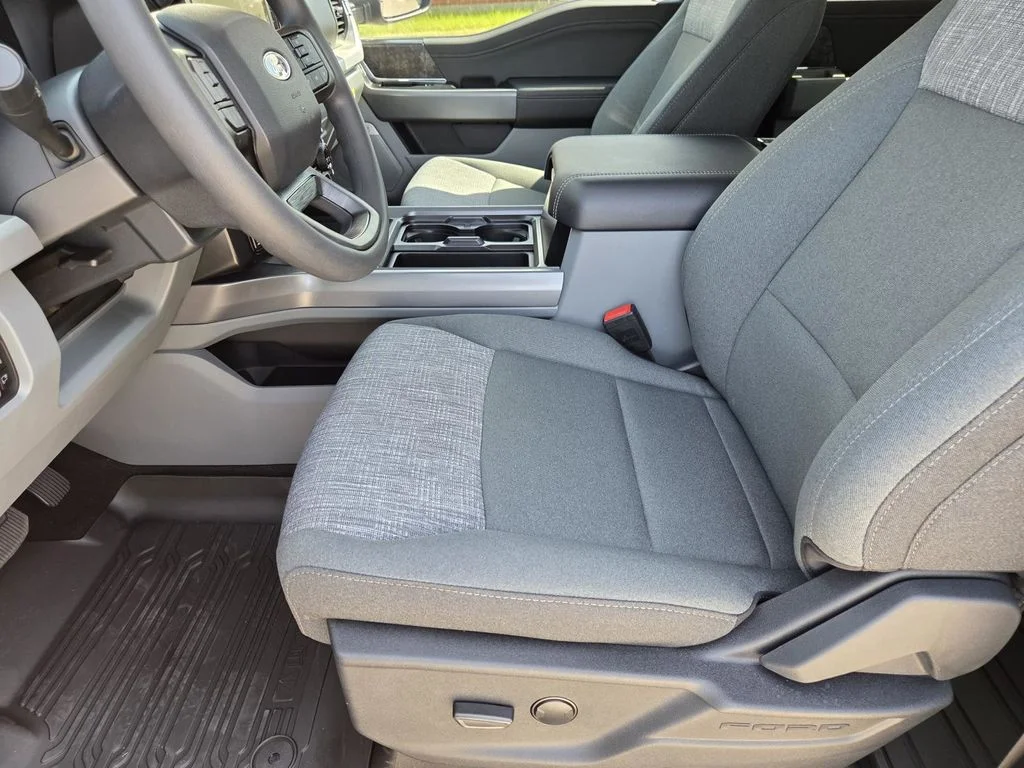 New 2026 Carbonized Gray Metallic Ford F-250® XLT image 24