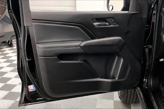 Used 2024 Onyx Black GMC Elevation image 19