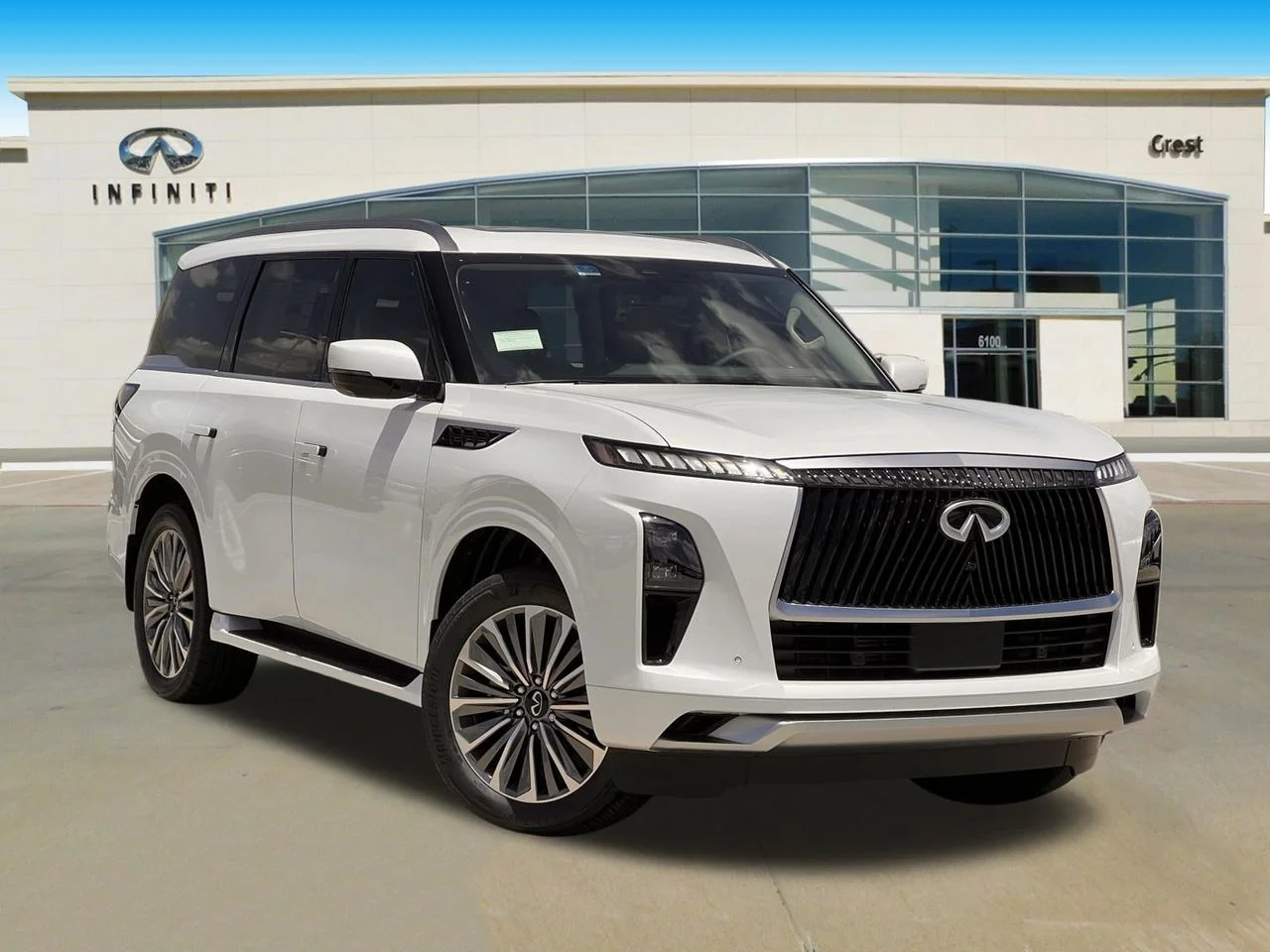 New 2026 Radiant White INFINITI LUXE image 2