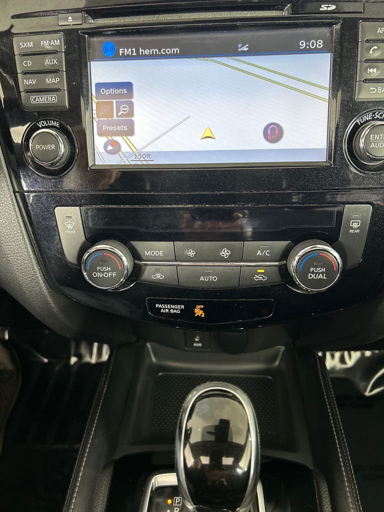 Used 2018 Red Nissan SL image 14