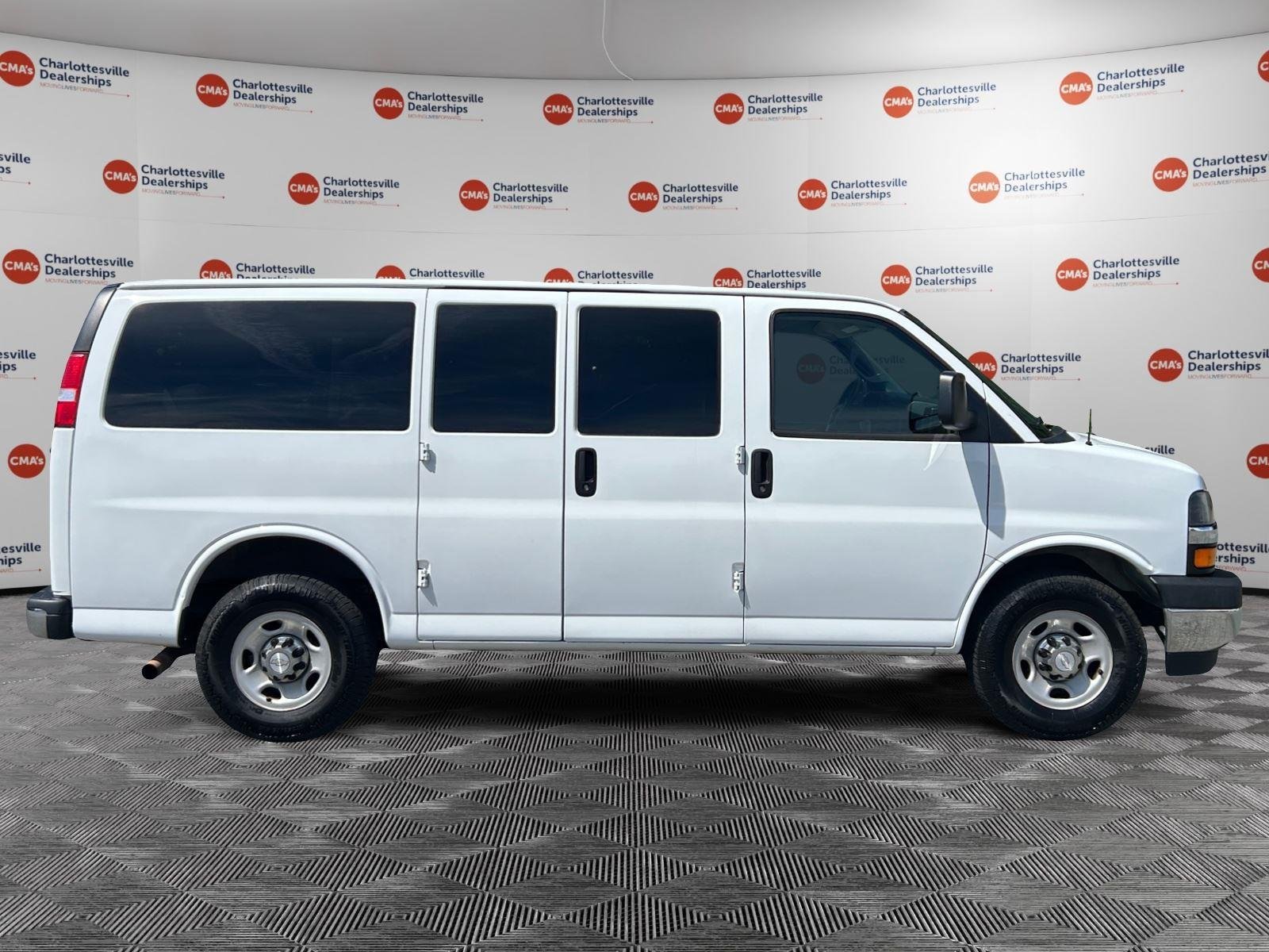 Used 2017 Summit White Chevrolet LT image 6