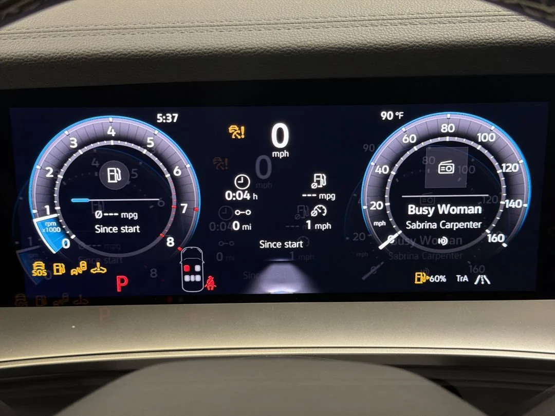 New 2026 Platinum Gray Metallic Volkswagen SE image 21