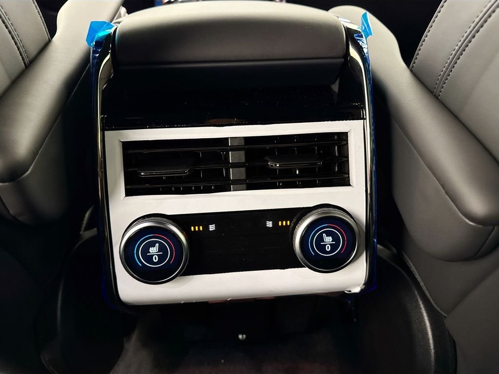 New 2026 Carpathian Grey Land Rover Dynamic SE image 27