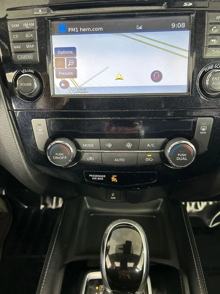 Used 2018 Red Nissan SL image 14