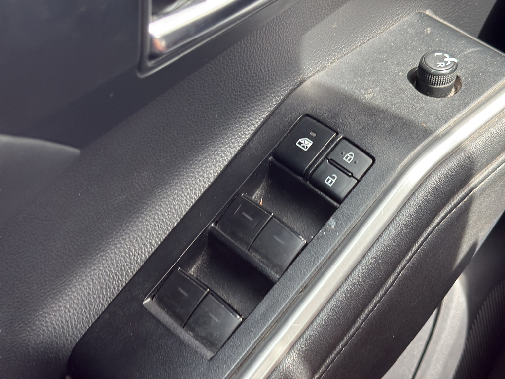 Used 2021  Toyota XLE image 30