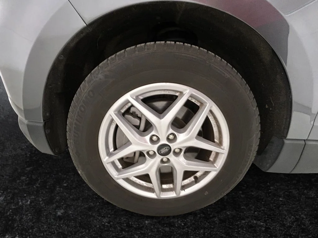 Used 2023 Gray Ford SEL image 27