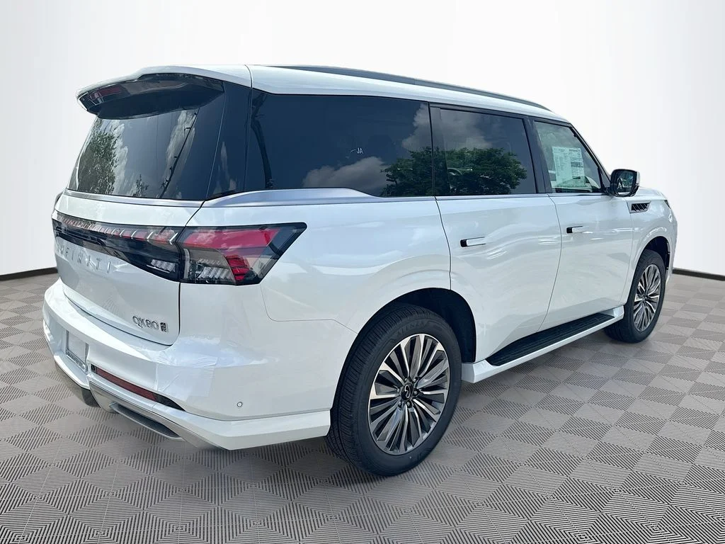 New 2027 RADIANT WHITE INFINITI Luxe 4WD image 5