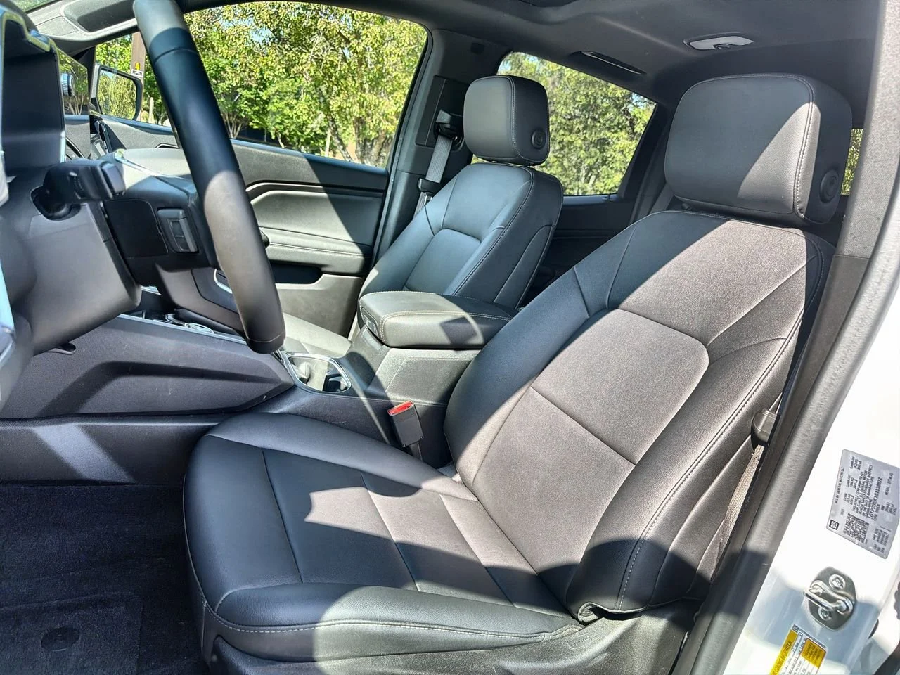 Used 2025 Summit White GMC Elevation image 16