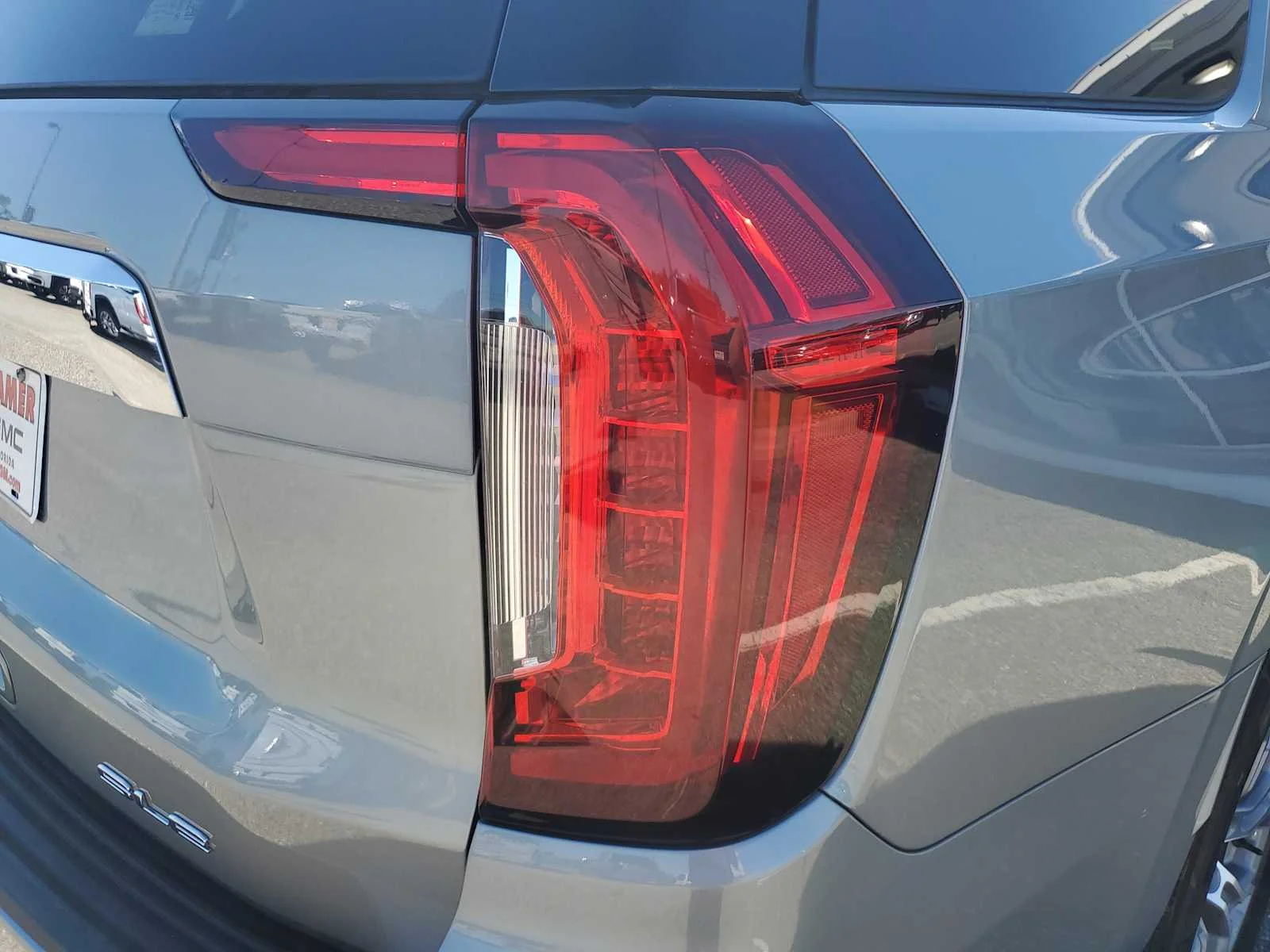 Used 2024 Sterling Metallic GMC SLE image 8