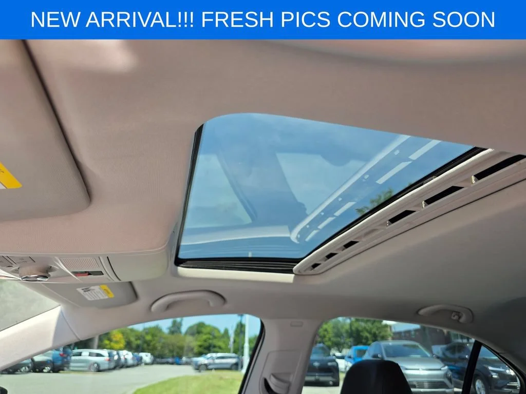 Used 2017 White Volkswagen 1.4T SE image 12