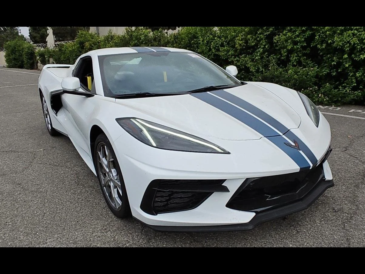 Used 2022 Arctic White Chevrolet 3LT image 8