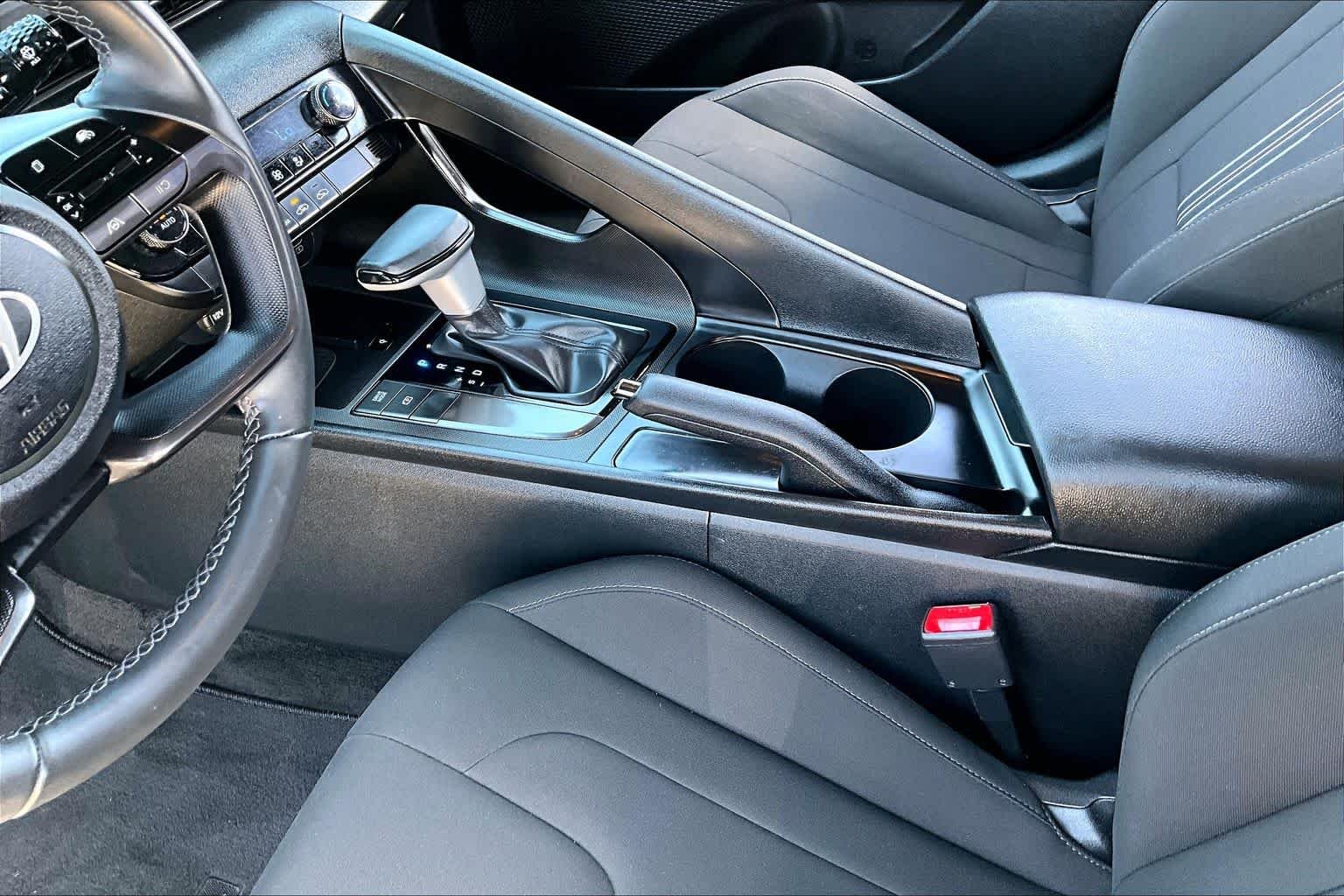 Used 2025 Abyss Black Hyundai SEL Sport image 15