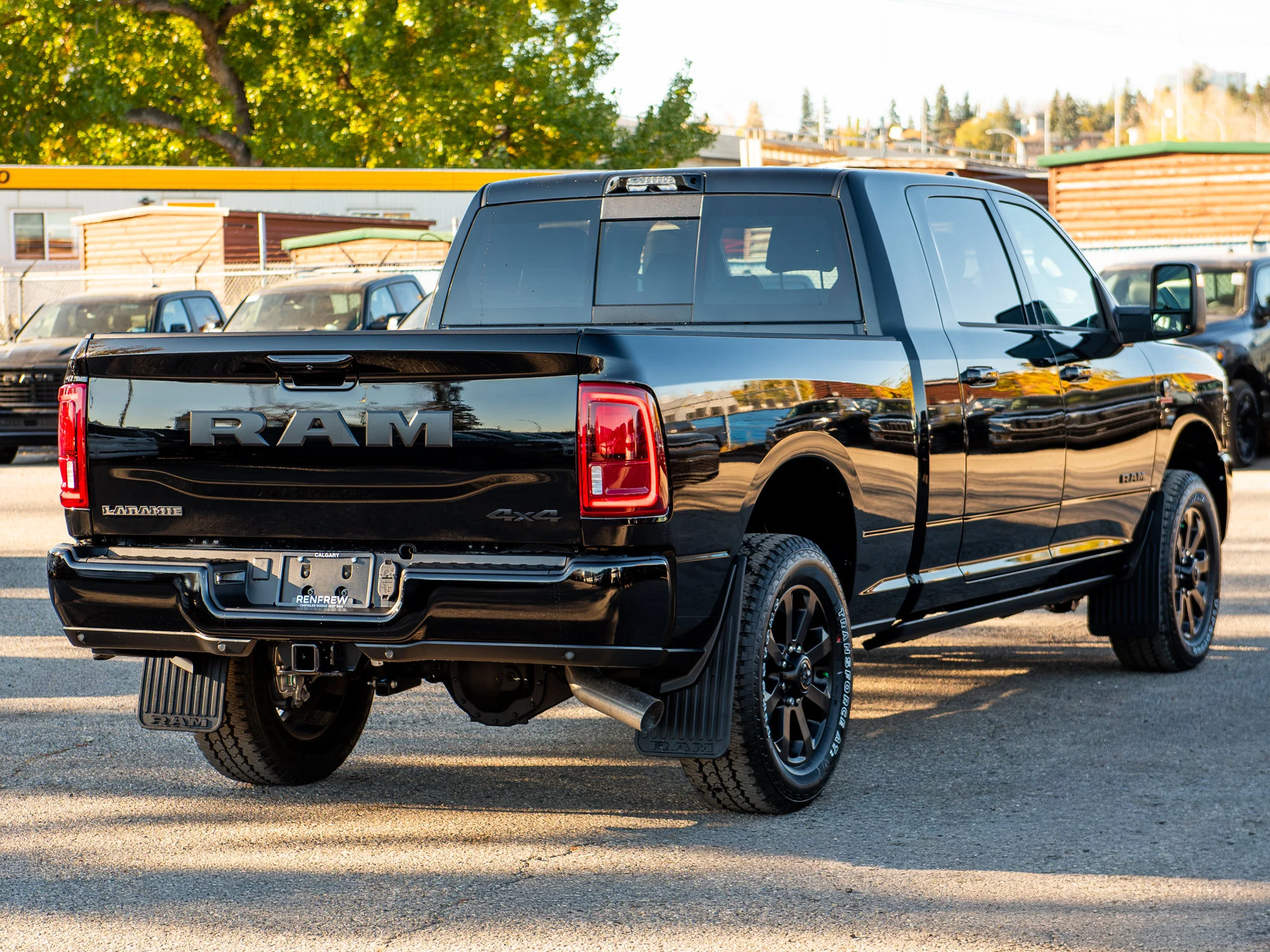 New 2027 Black RAM Laramie Night* Mega Cab 4x4, Sunroof, Heated Leather, 5th Wheel Prep image 10