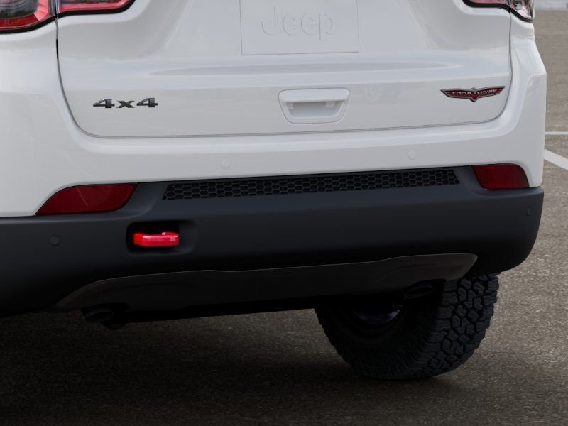 New 2026 Bright White Clear-Coat Exterior Paint Jeep Trailhawk image 13