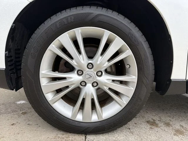 Used 2011  Lexus 450h image 12