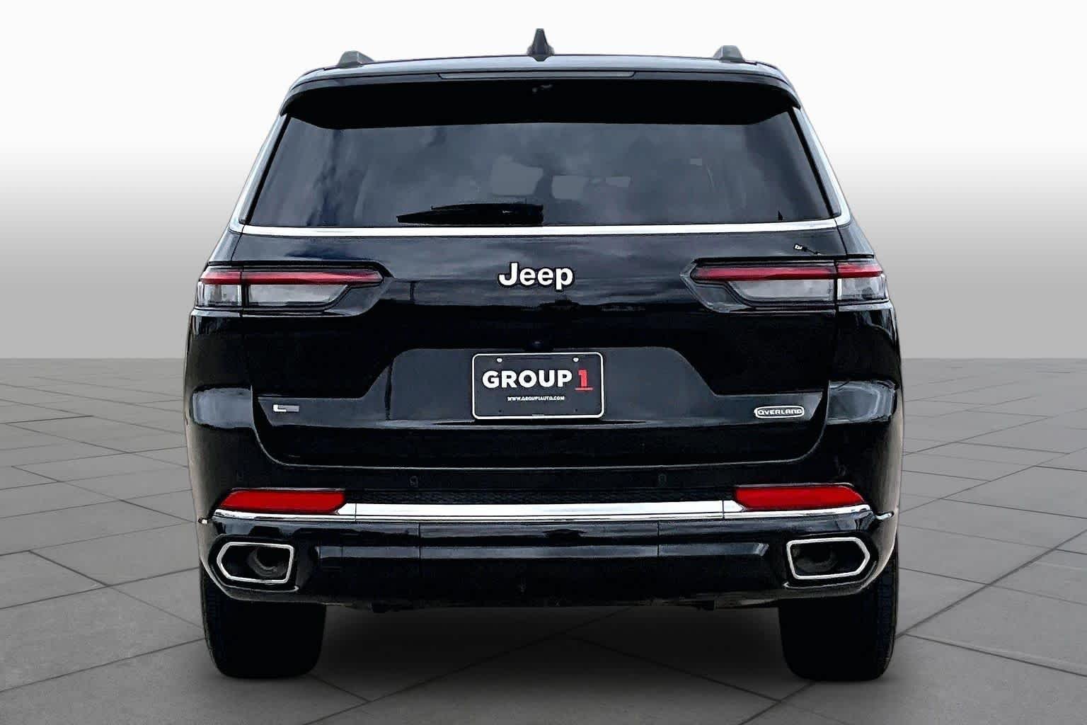 Used 2021 Diamond Black Crystal Pearlcoat Jeep Overland image 8