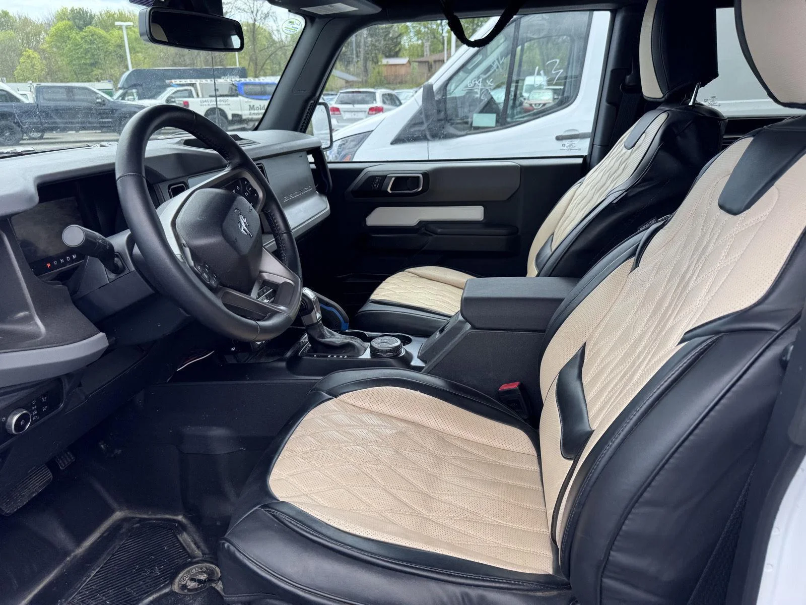Used 2024 Oxford White Ford Black Diamond image 7