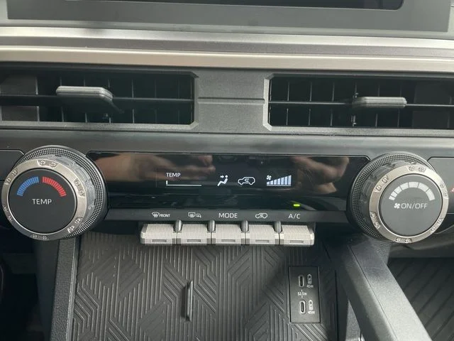 Used 2025 White Toyota SR5 image 18