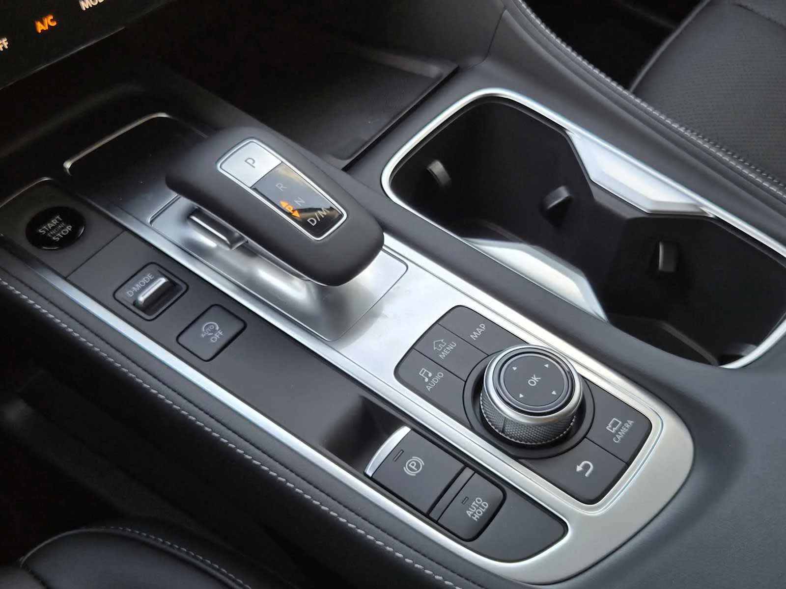 Certified Used 2026 Mineral Black INFINITI LUXE image 14