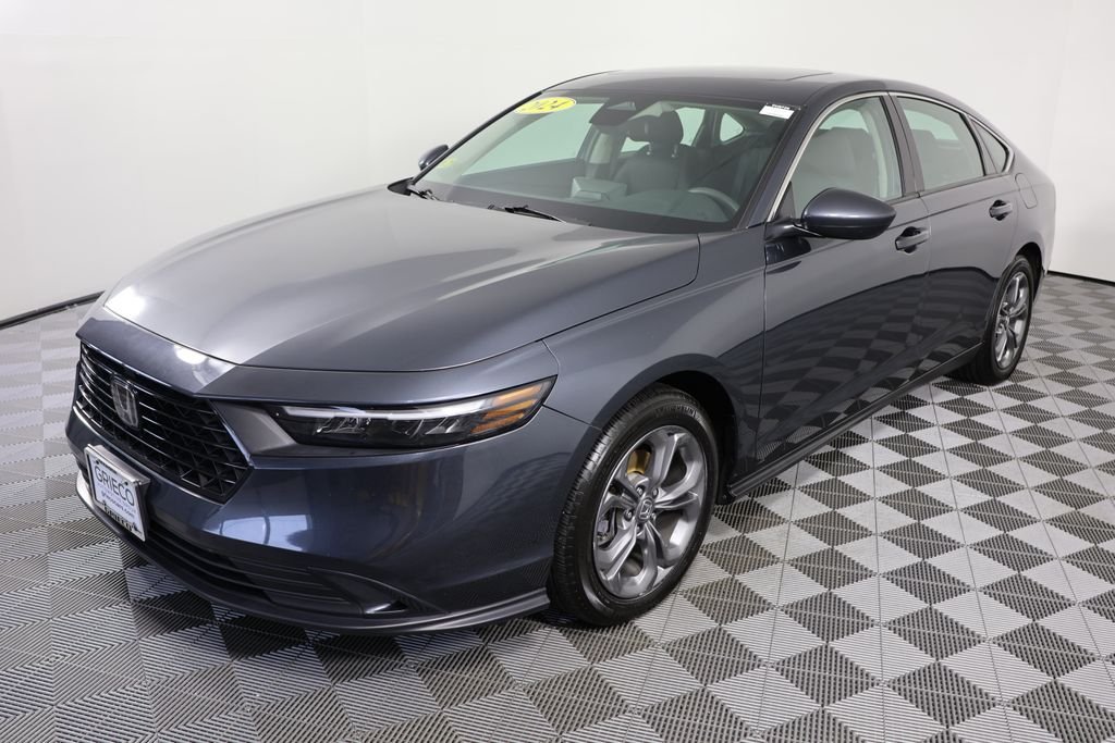 Used 2024  Honda EX image 4