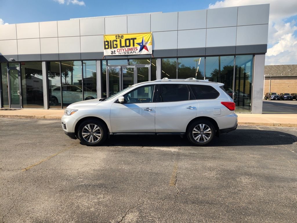 Used 2020 Silver Nissan S image 4