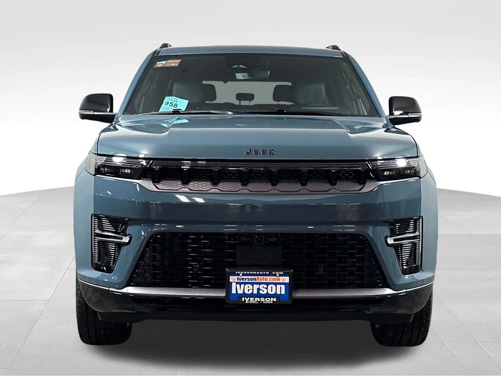 New 2026 Steel Blue Exterior Paint Jeep Limited Reserve image 2