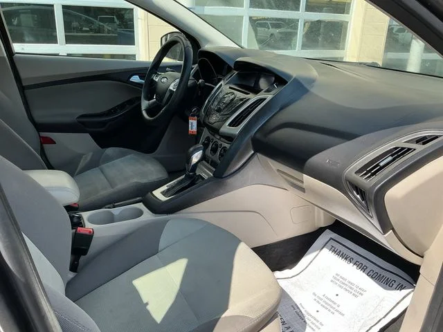Used 2014 Gray Ford SE image 18
