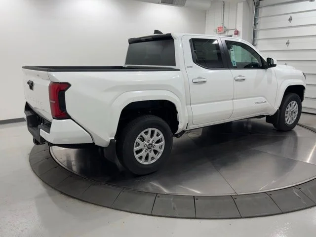 New 2026 White Toyota SR5 image 3