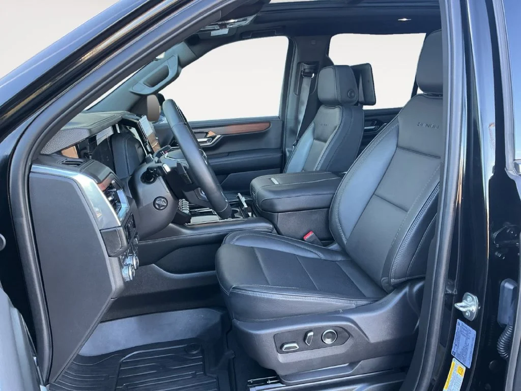 Certified Used 2025 Onyx Black GMC Denali image 11