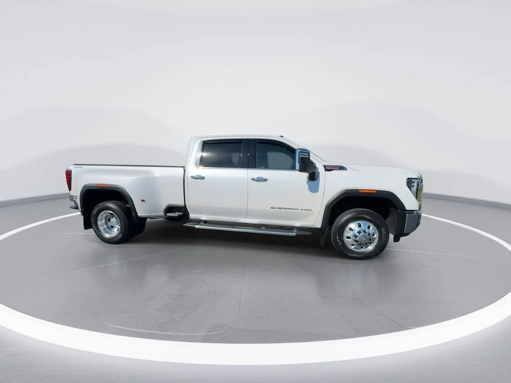 Used 2025 White GMC SLT image 2