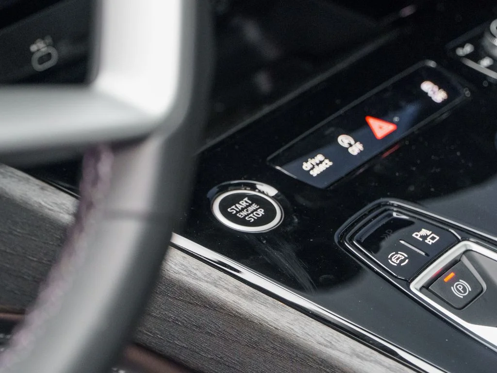 Used 2025 White Audi  image 28