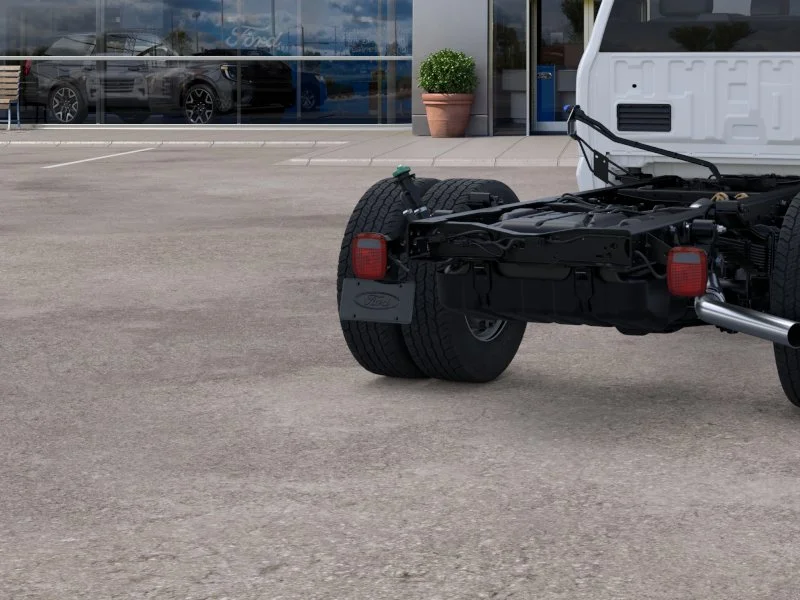 New 2026 Oxford White Ford F-600® XL image 21