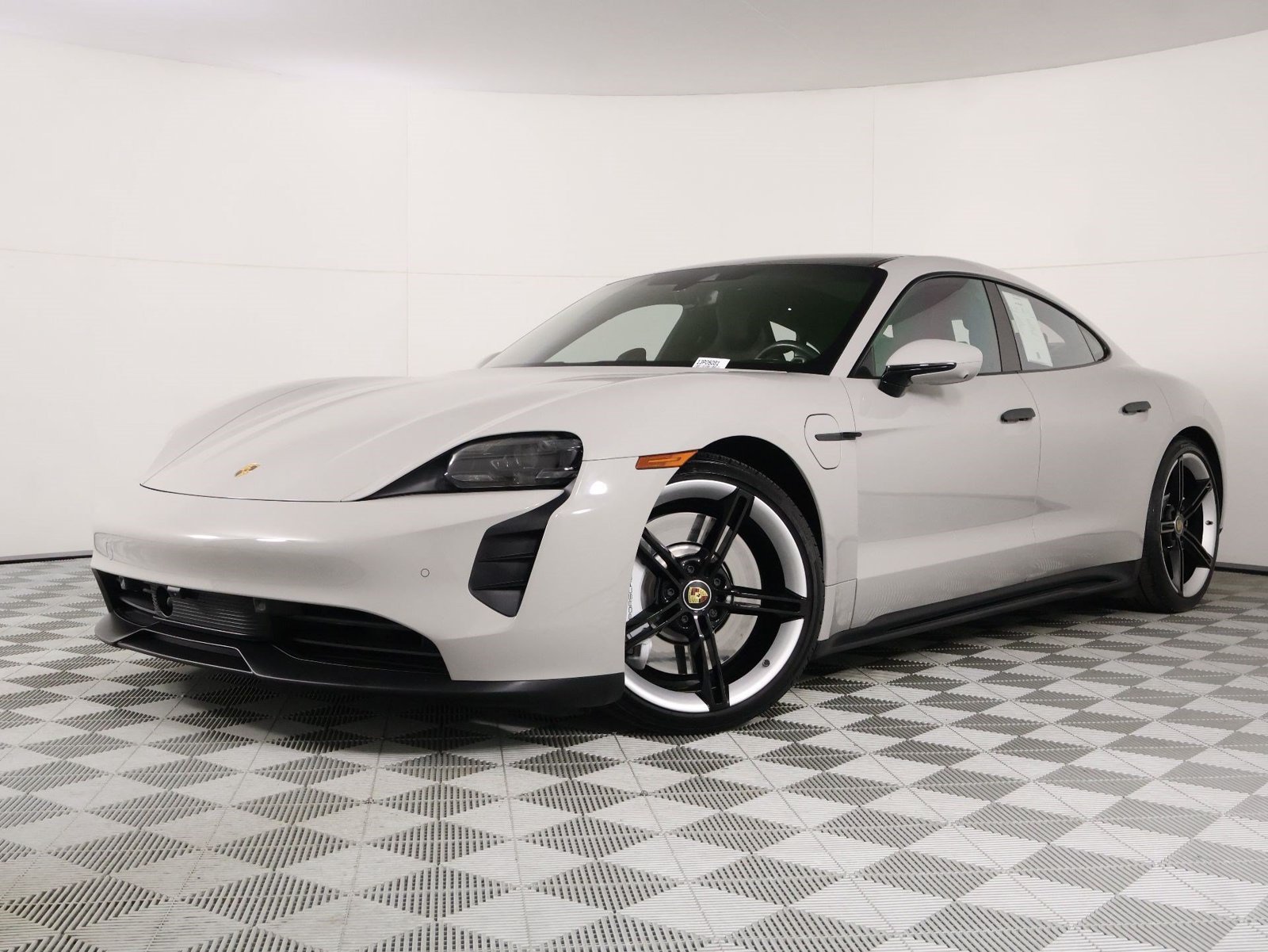 2023 Porsche Taycan