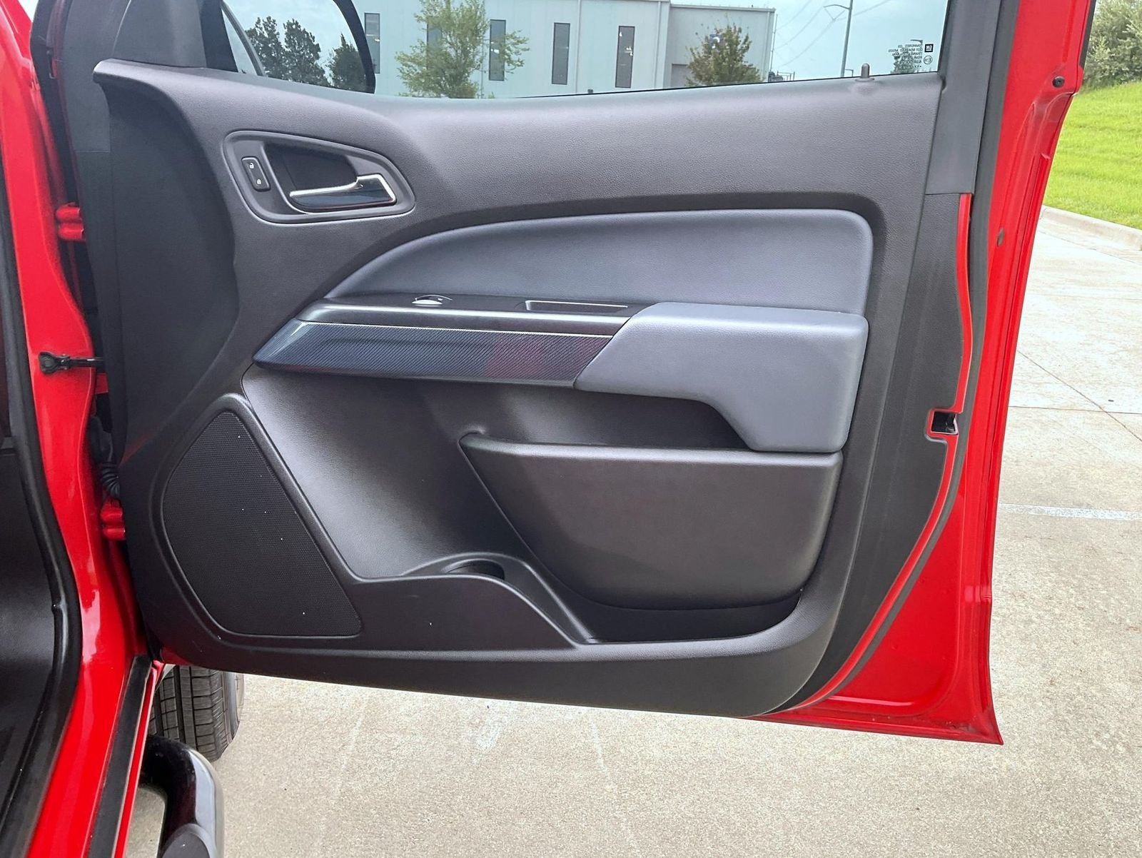 Used 2017 Red Chevrolet Z71 image 17