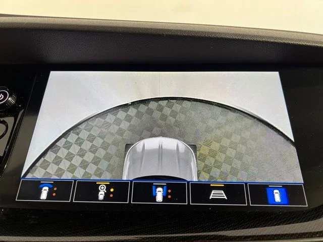 Used 2022 Black Buick Essence image 20